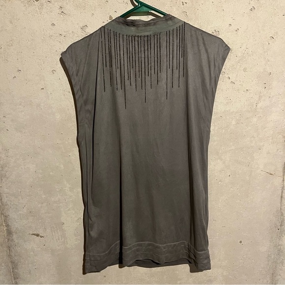 Aryn K Tank Top Women's Size M Grey Faux Leather Metal Chain Fringe Silk Lining - Picture 6 of 8